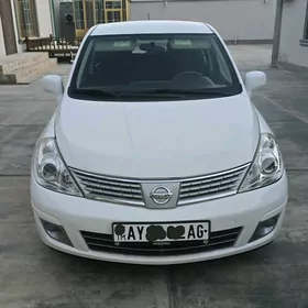 Nissan Versa 2011