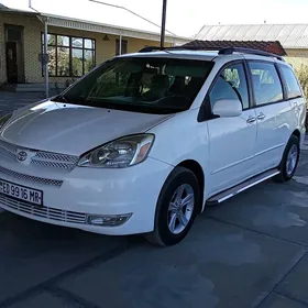 Toyota Sienna 2004