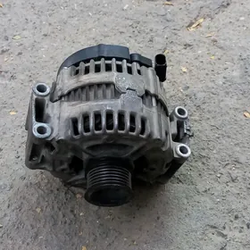 Mersedes 212W generatyr