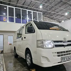 Toyota Hiace 2012