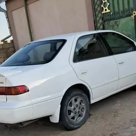 Toyota Camry 2000