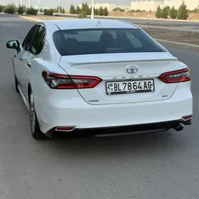 Toyota Camry 2018