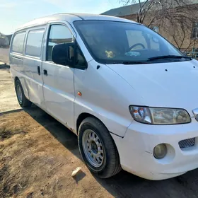 Hyundai H-1 2004