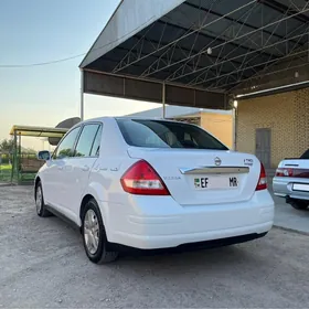 Nissan Versa 2010