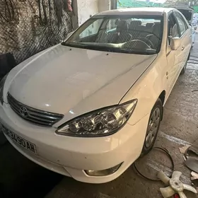 Toyota Camry 2004