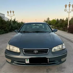 Toyota Camry 2000