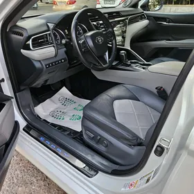 Toyota Camry 2018
