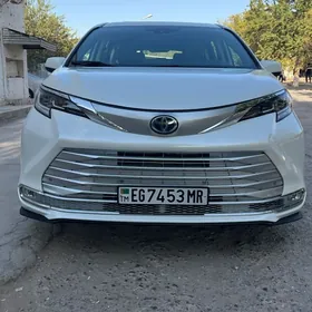 Toyota Sienna 2021