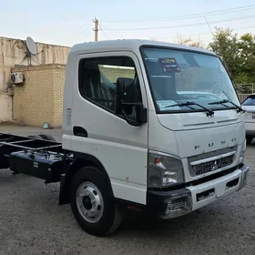 Mitsubishi Canter 2025