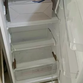 Midea holadinik