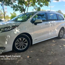 Toyota Sienna 2021