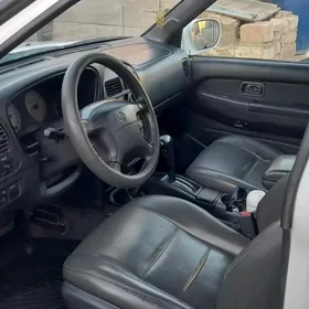 Nissan Pathfinder 1999