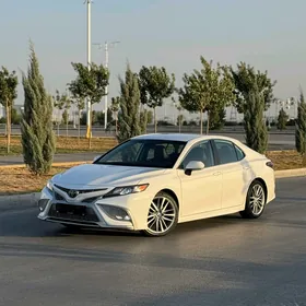 Toyota Camry 2021
