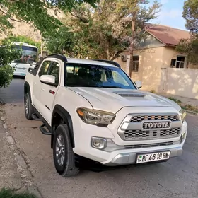 Toyota Tacoma 2017