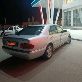 Mercedes-Benz E320 1997