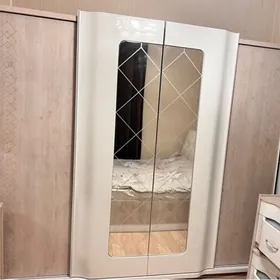 Шкаф