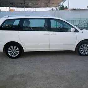 Toyota Sienna 2008
