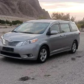 Toyota Sienna 2016