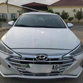 Hyundai Elantra 2019