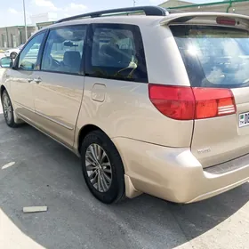 Toyota Sienna 2004