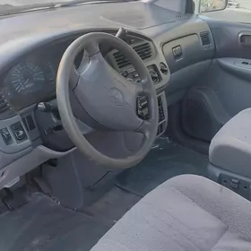 Toyota Sienna 2002