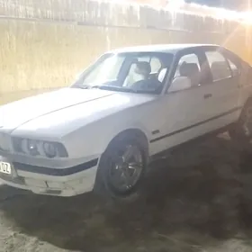 BMW 525 1990