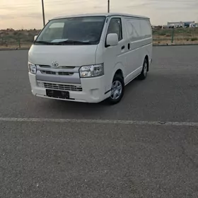 Toyota Hiace 2018