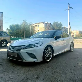 Toyota Camry 2020