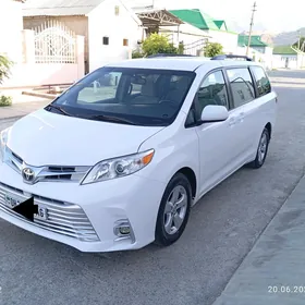 Toyota Sienna 2017