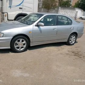 Nissan Primera 1995