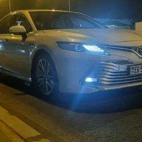 Toyota Camry 2018