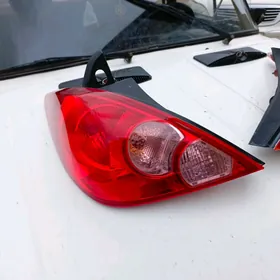 Nissan Versa Yzky fara