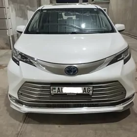 Toyota Sienna 2021