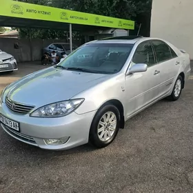 Toyota Camry 2004