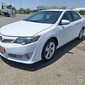 Toyota Camry 2013
