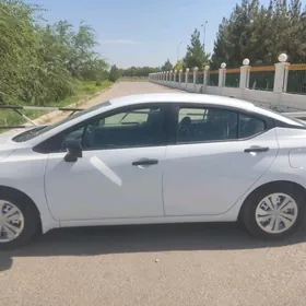 Nissan Versa 2021