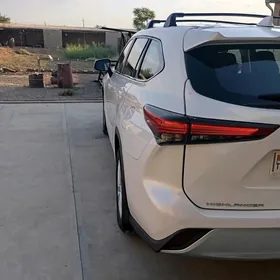 Toyota Highlander 2023