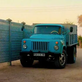 Gaz 5204 1982