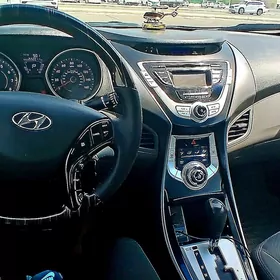 Hyundai Elantra 2011