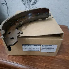 Задние колодки Ниссан.