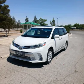 Toyota Sienna 2015