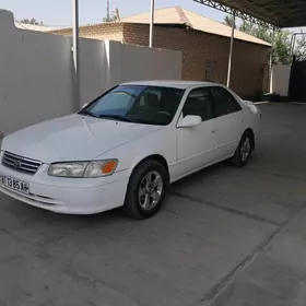 Toyota Camry 1999