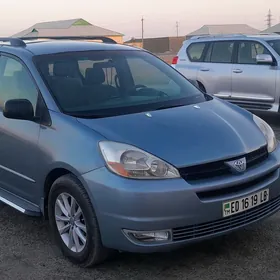 Toyota Sienna 2004