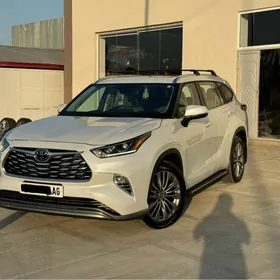 Toyota Highlander 2021