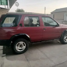 Nissan Pathfinder 1997
