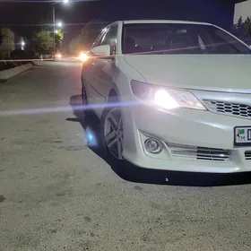 Toyota Camry 2014