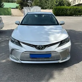 Toyota Camry 2022