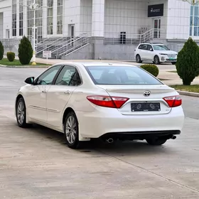 Toyota Camry 2016