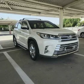 Toyota Highlander 2019
