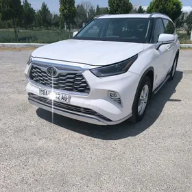Toyota Highlander 2021